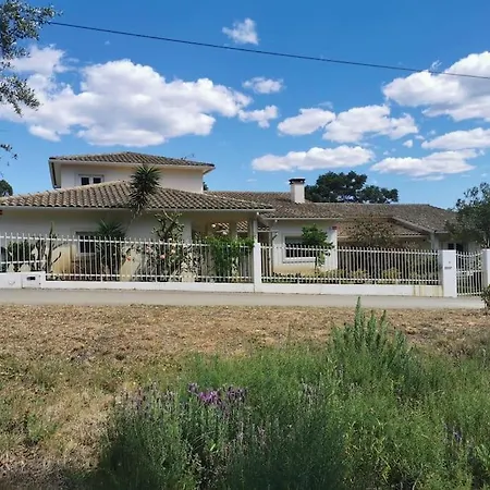 Feriehus Cantinho Da Alice Family